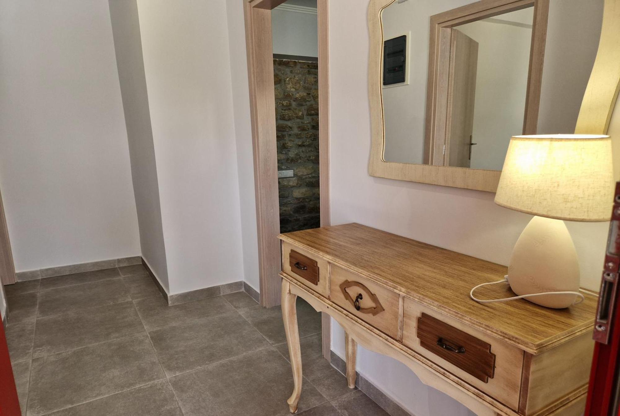 Aggelikis House *