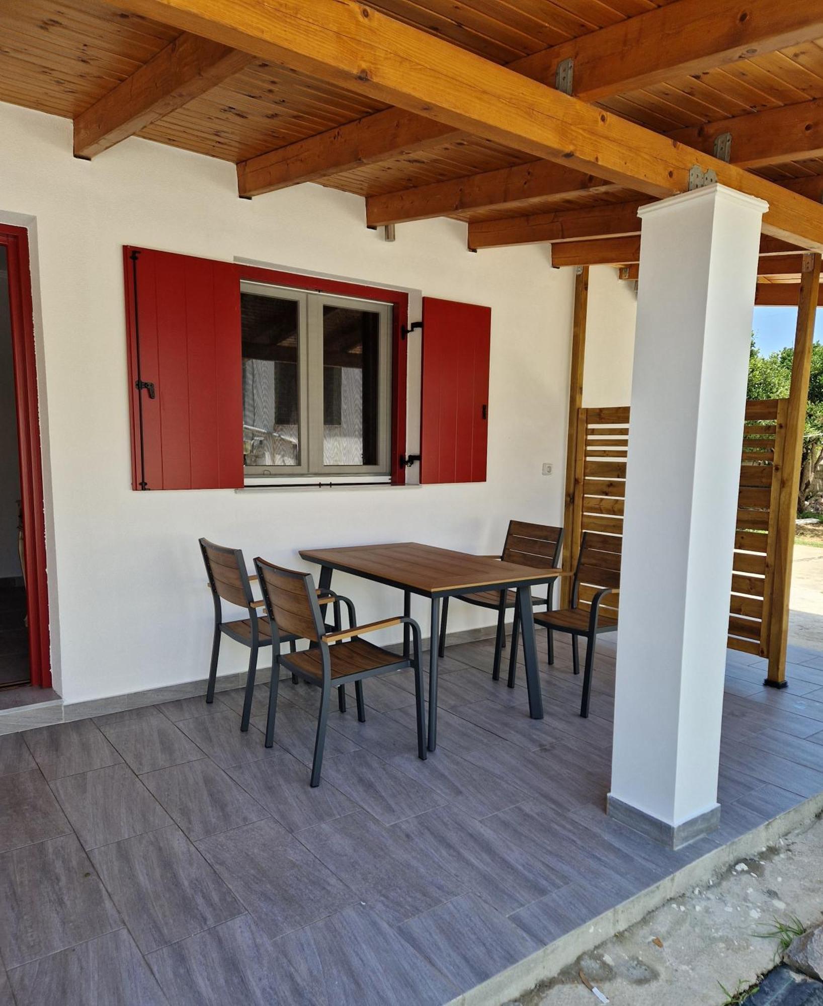 Aggelikis House *